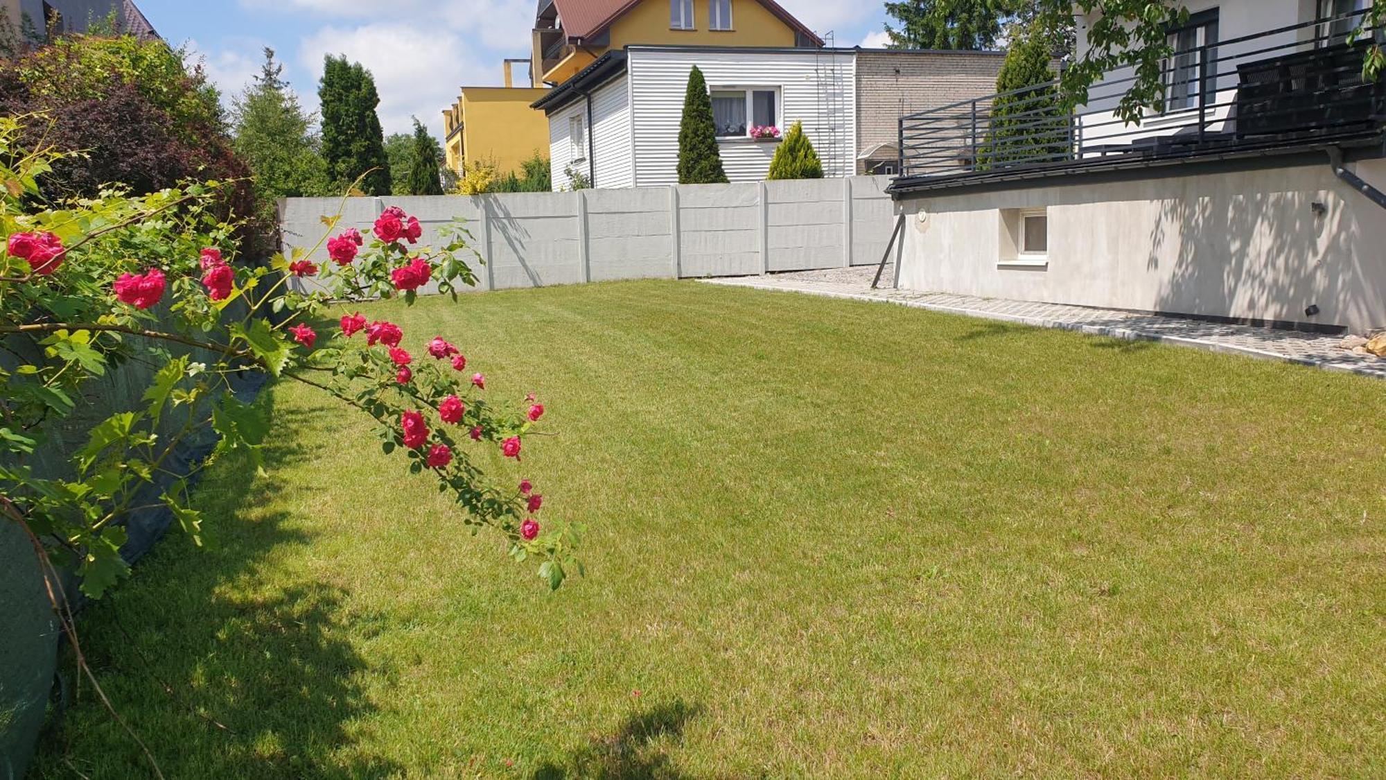 Apartament W Centrum Kielc Z Prywatnym Parkingiem Kielce Exterior foto